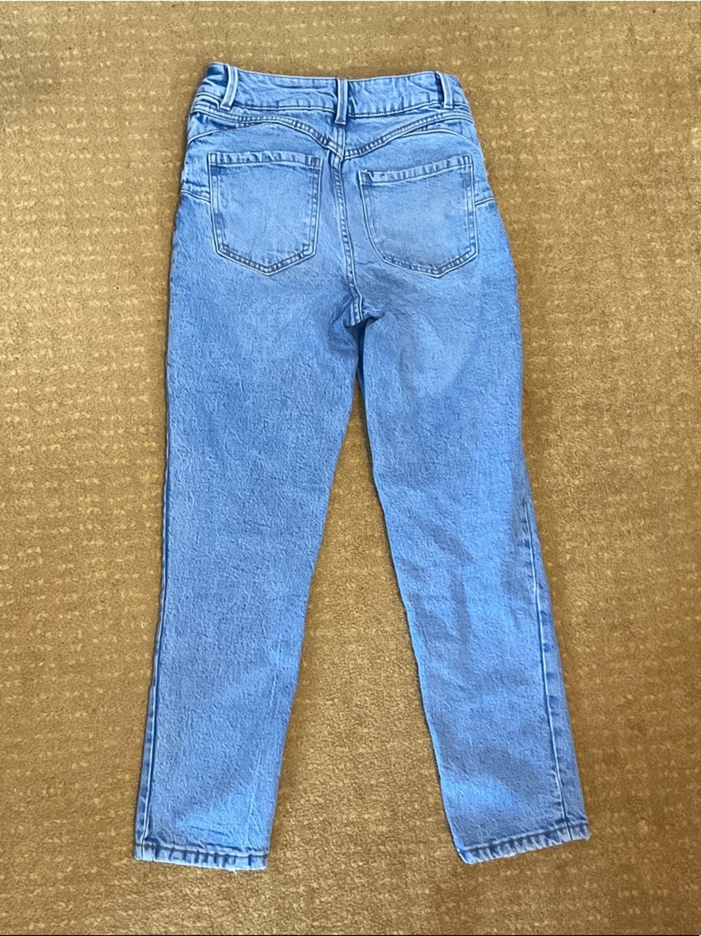 High-Rise Strigid Mom Jeans - Picture 4 of 8